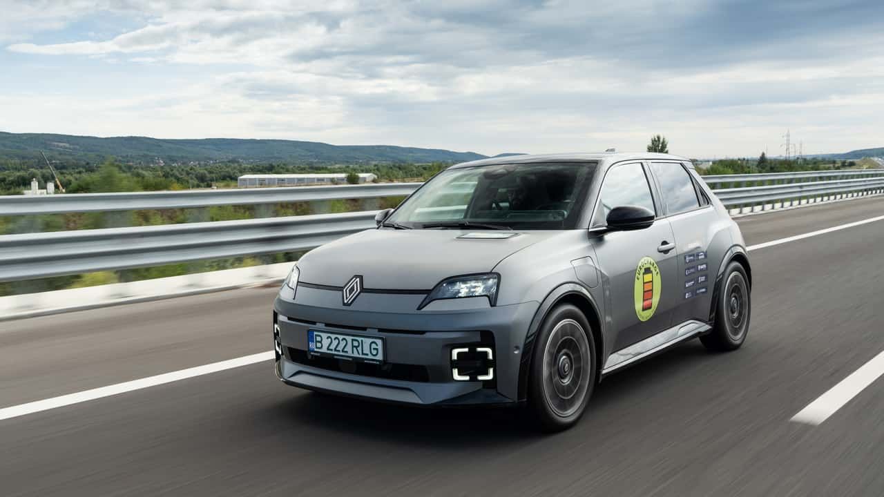 Renault 5 подолав гірський маршрут Карпатами: запас ходу