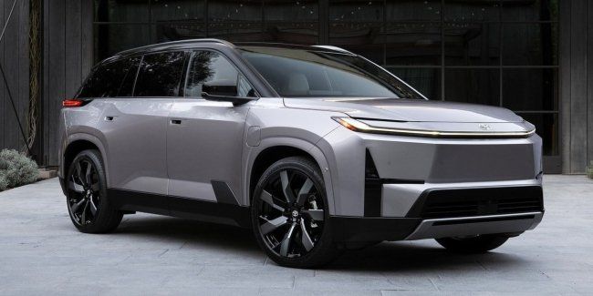Toyota знову відклала випуск електричного Highlander: характеристики